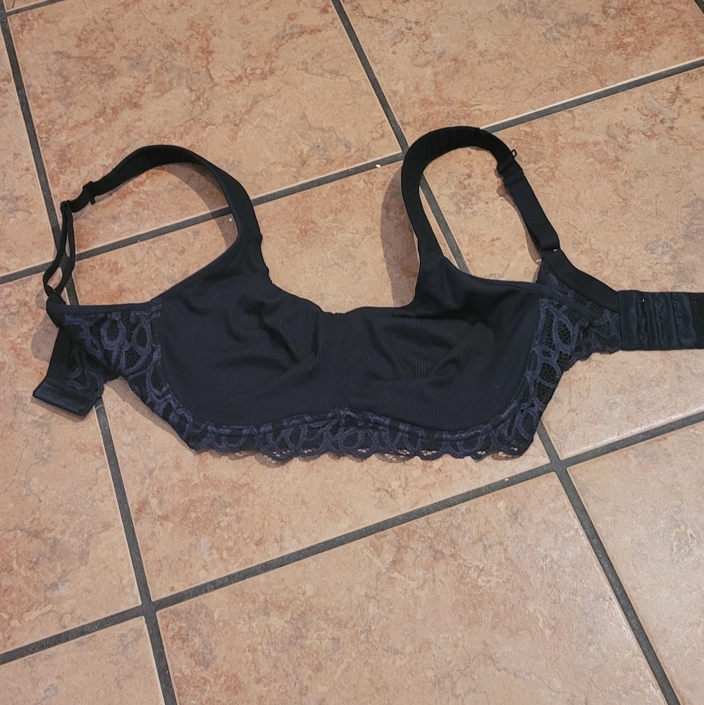 Paramour Bra! Size: 34D